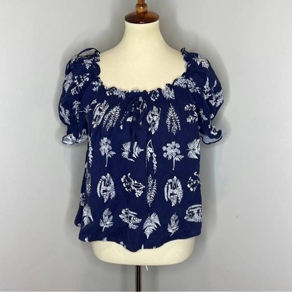 EUC Tuckernuck Pomander Place Beaufort Botanical Blue & White Blouse